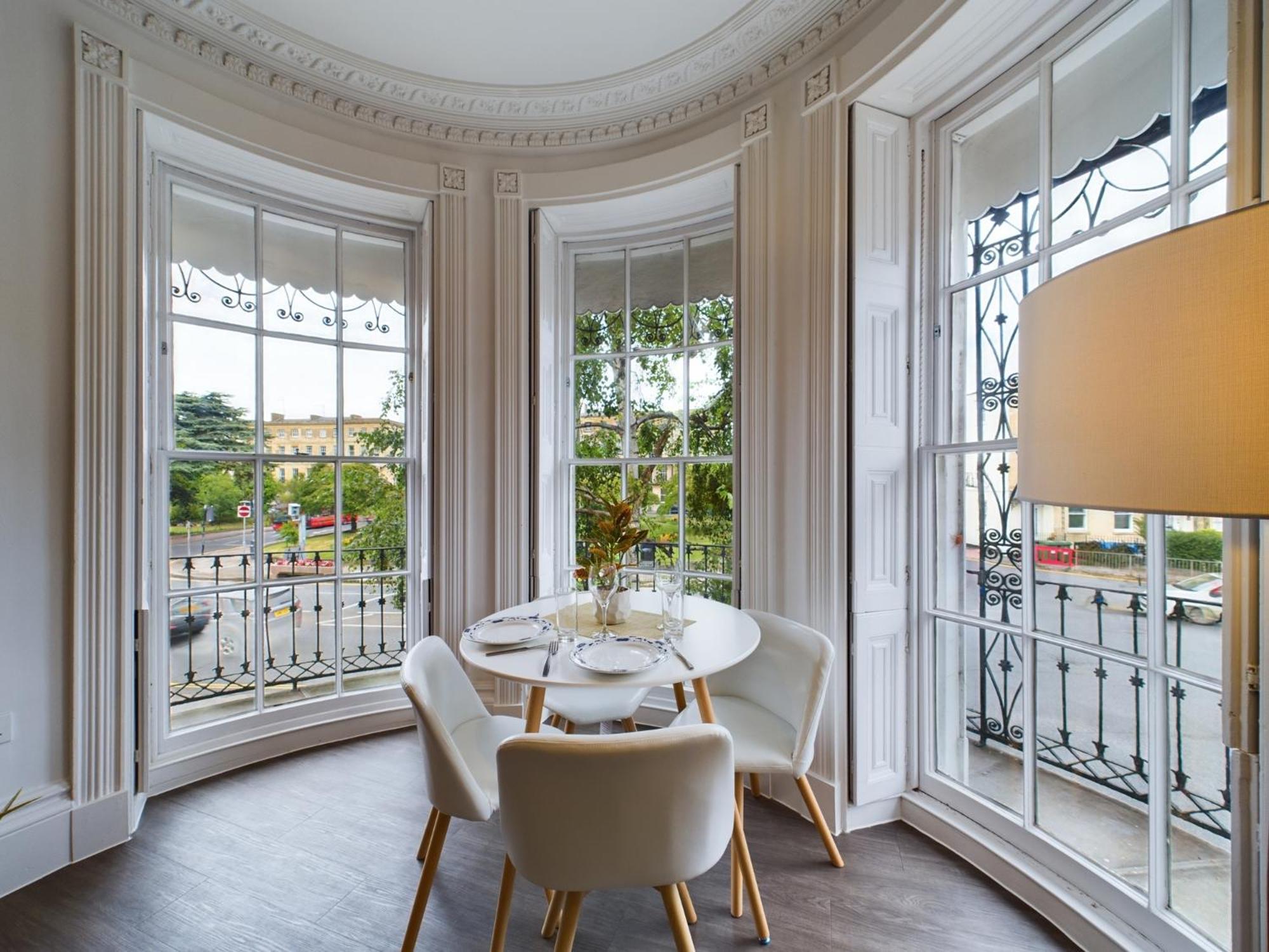 Belle Vue Regency King Size W Free Parking Leilighet Cheltenham Eksteriør bilde